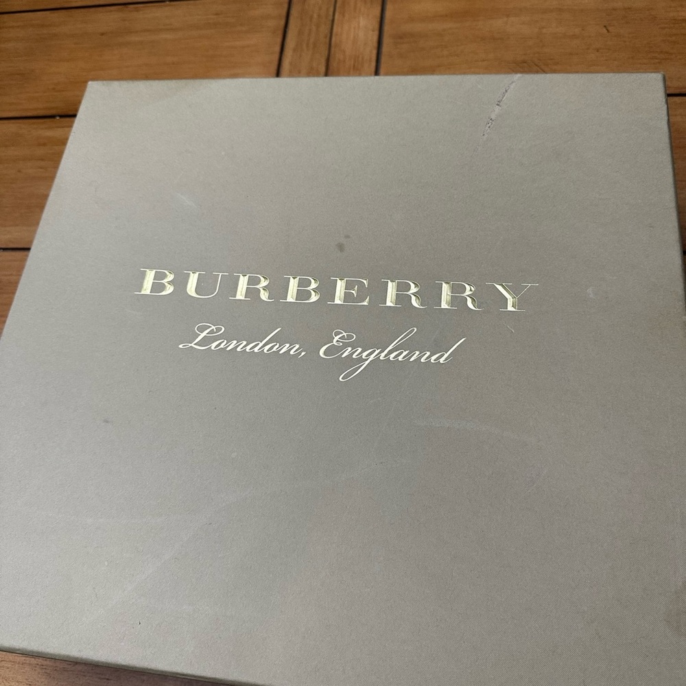 Burberry rain boots … - Picture 2 of 8